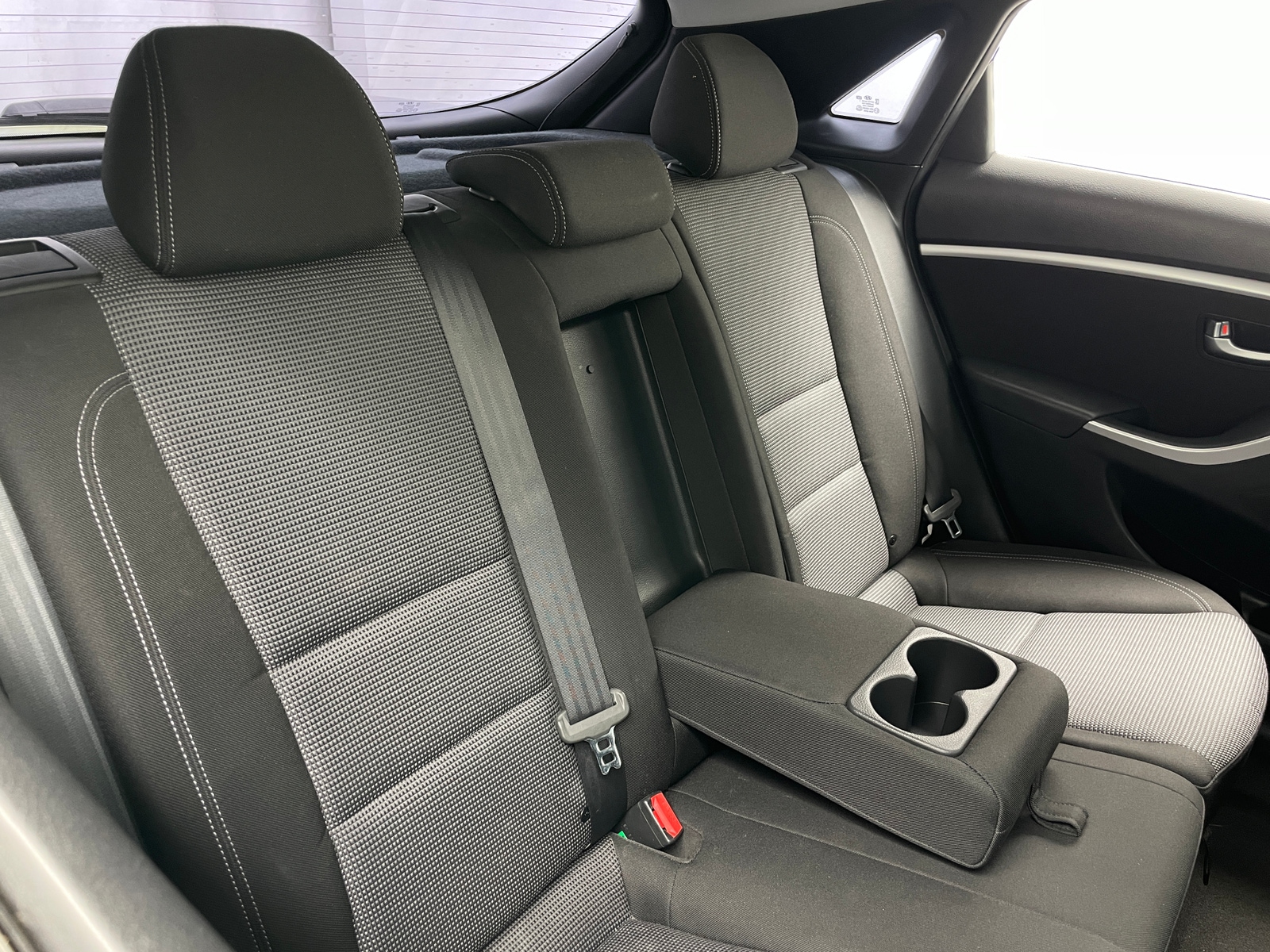 Thumbnail: 2016 Hyundai Elantra - 6