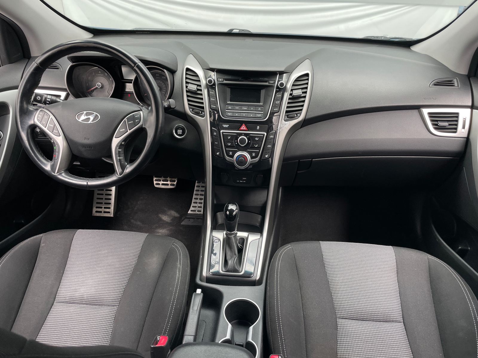 Thumbnail: 2016 Hyundai Elantra - 3