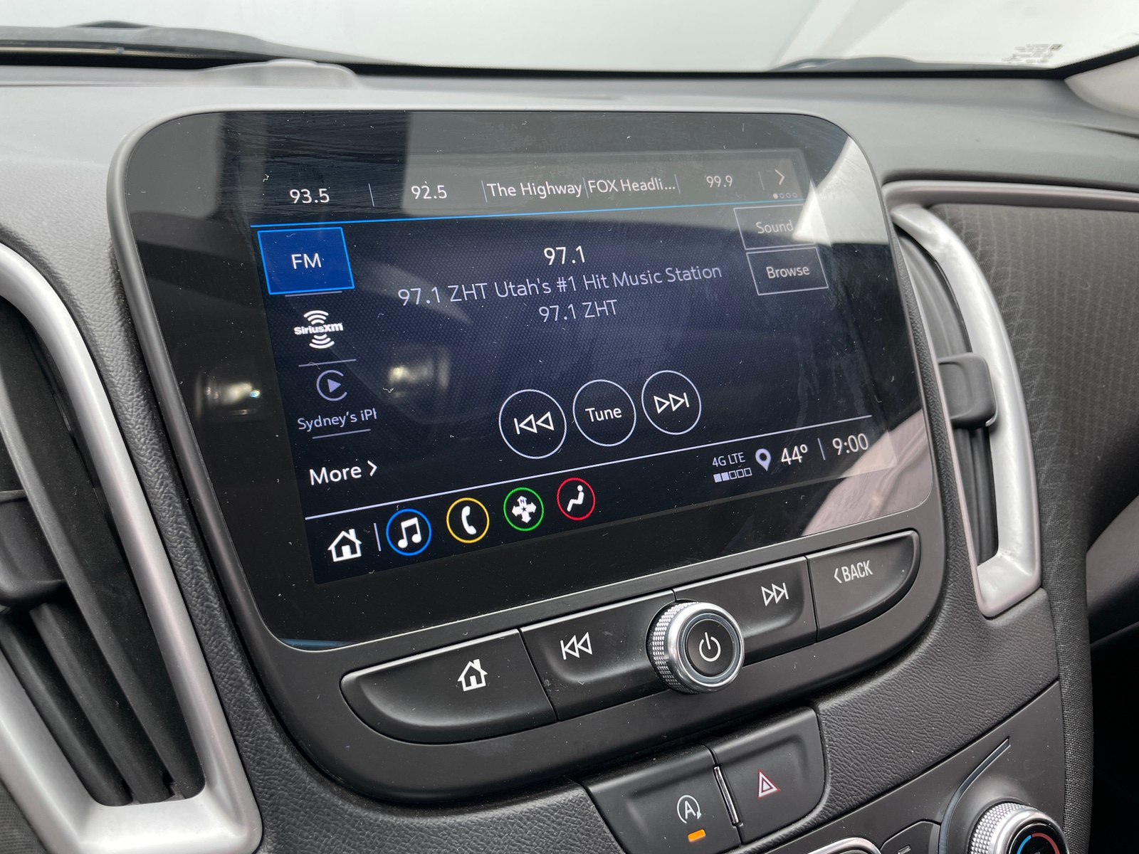 Thumbnail: 2022 Chevrolet Malibu - 4