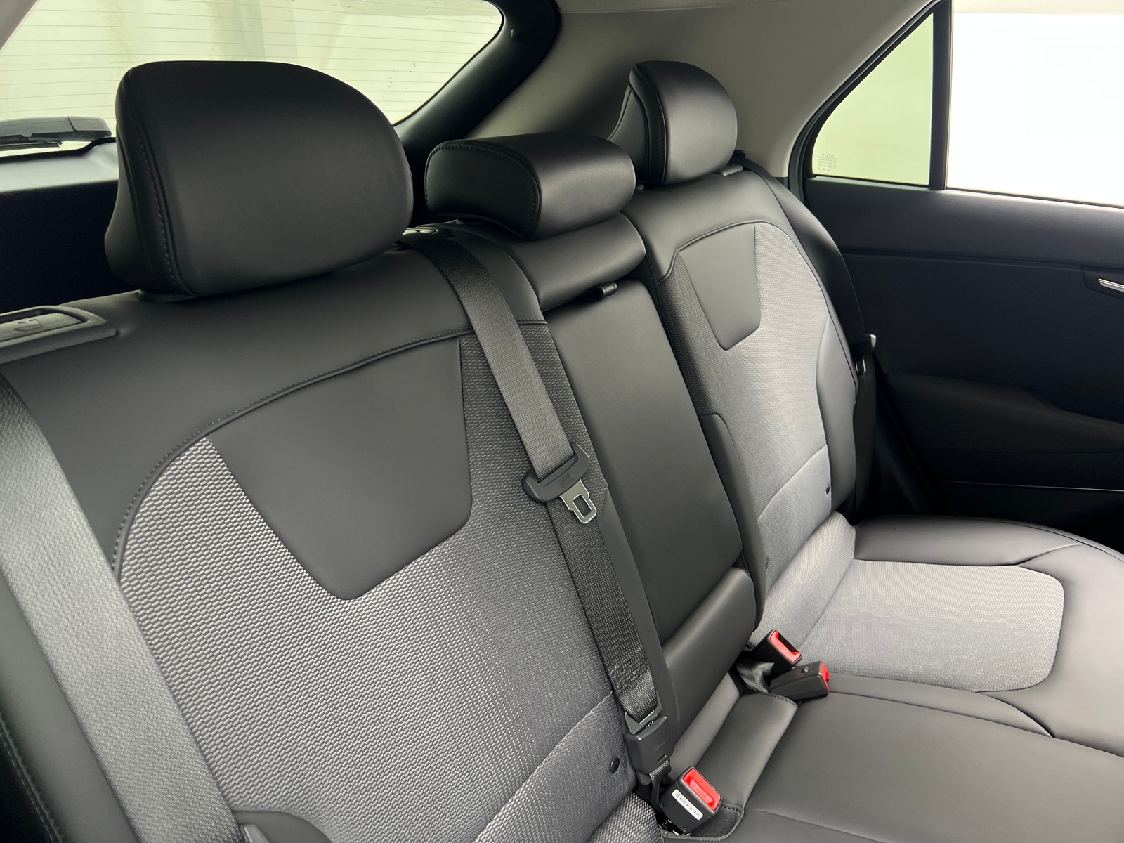 Thumbnail: 2023 Kia Niro - 5