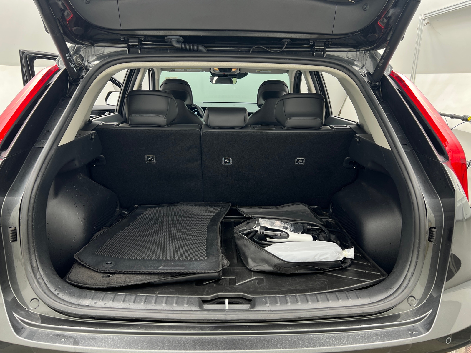 Thumbnail: 2023 Kia Niro - 6