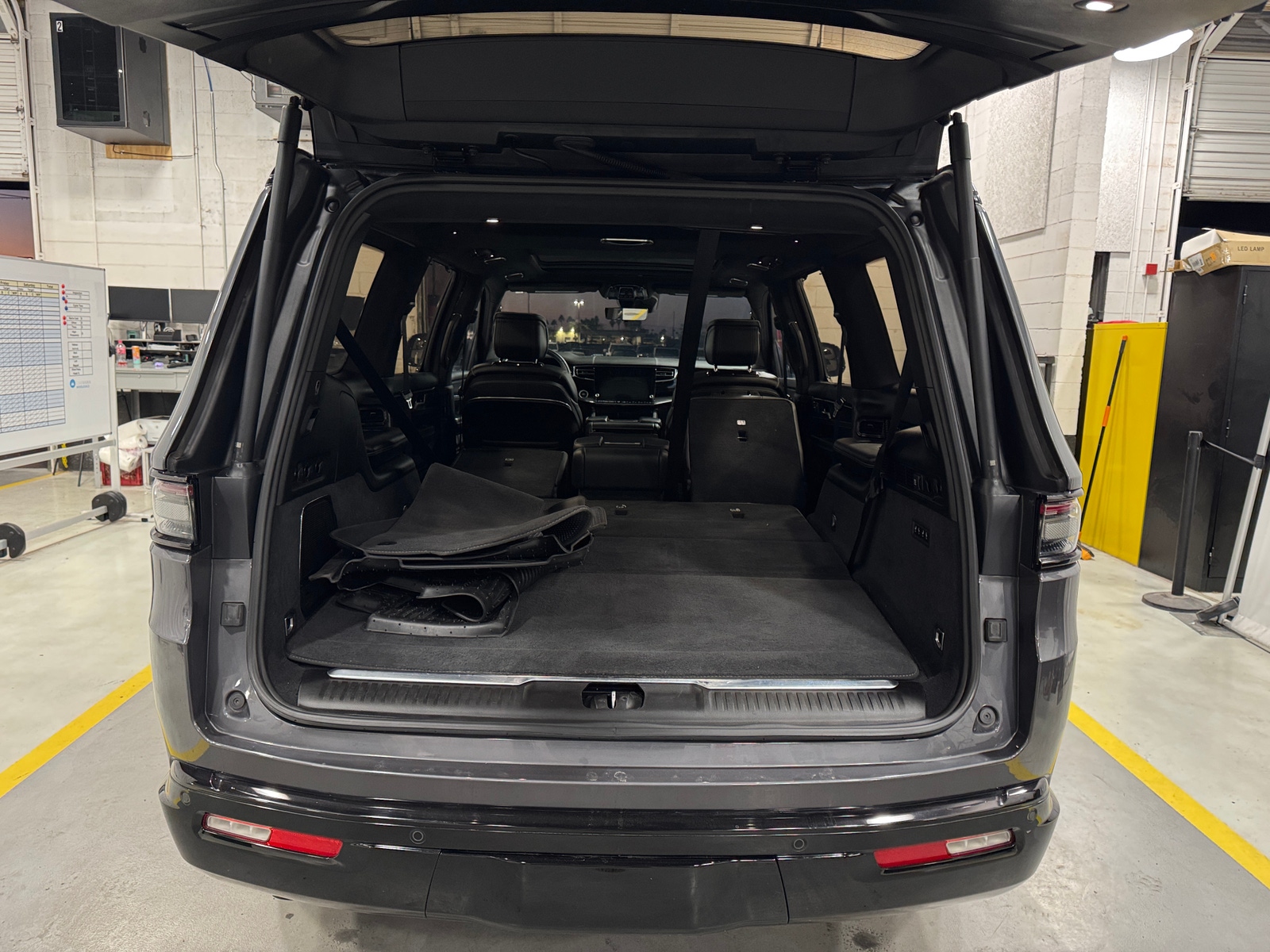 Thumbnail: 2023 Jeep Grand Wagoneer - 6