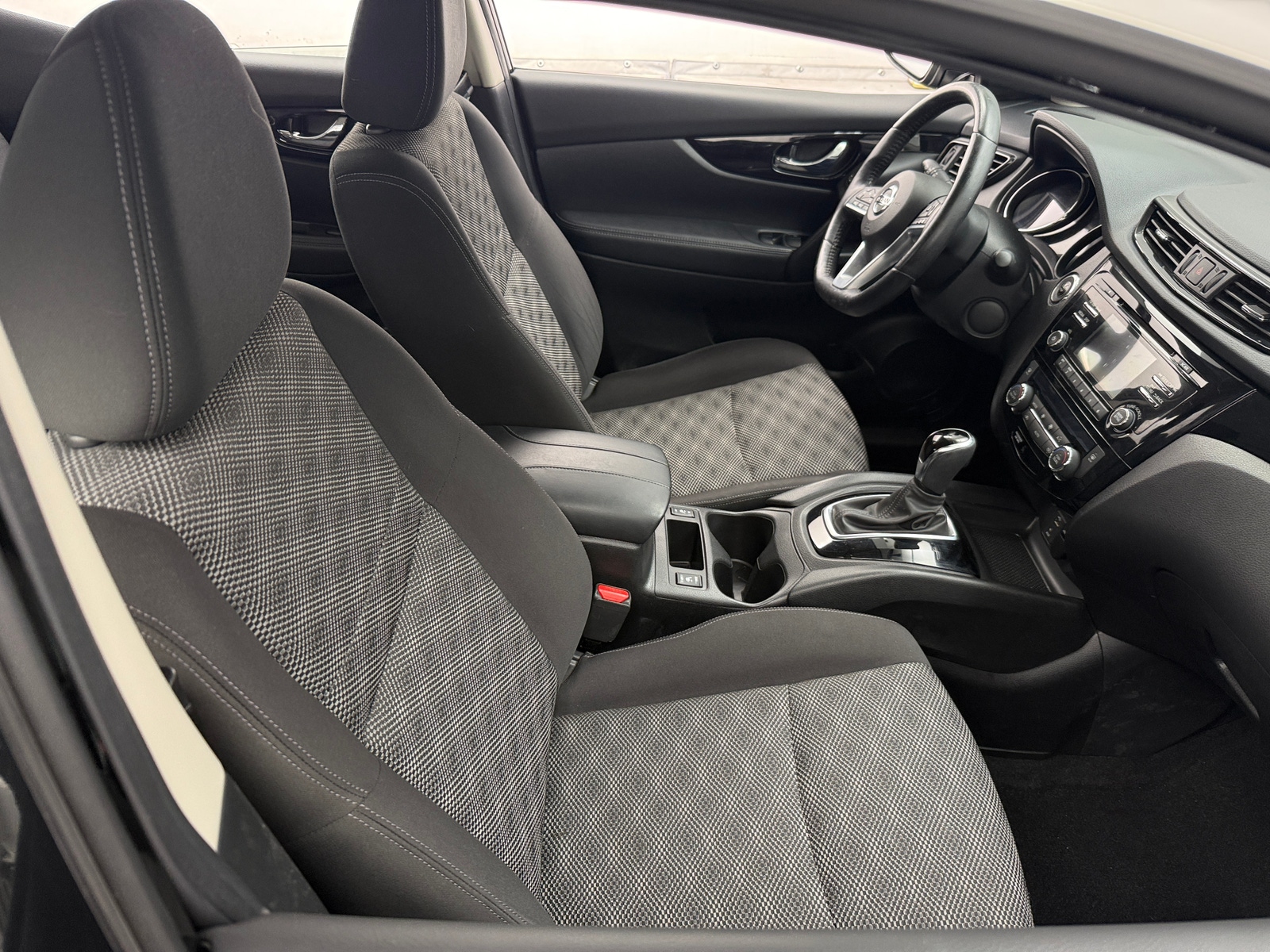 Thumbnail: 2018 Nissan Rogue Sport - 2