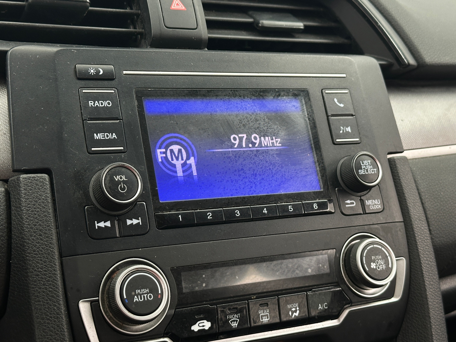 Thumbnail: 2016 Honda Civic - 4