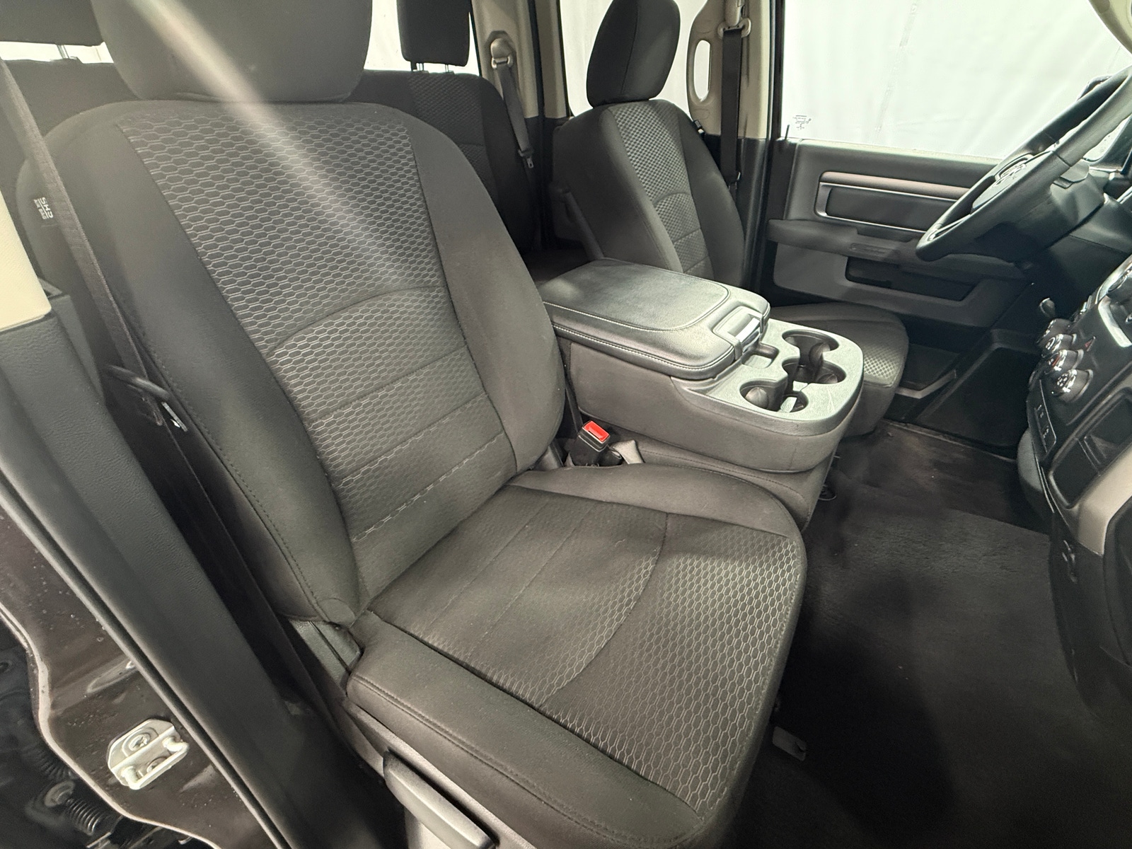 Thumbnail: 2020 RAM 1500 Classic - 2