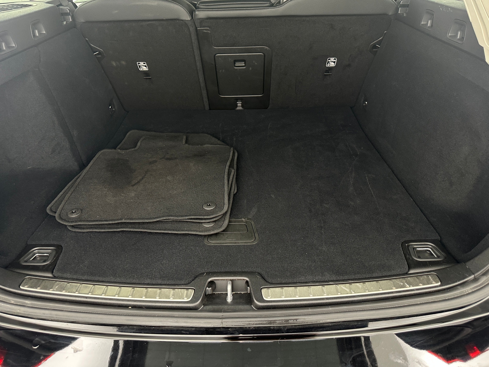 Thumbnail: 2025 Volvo V60 - 6