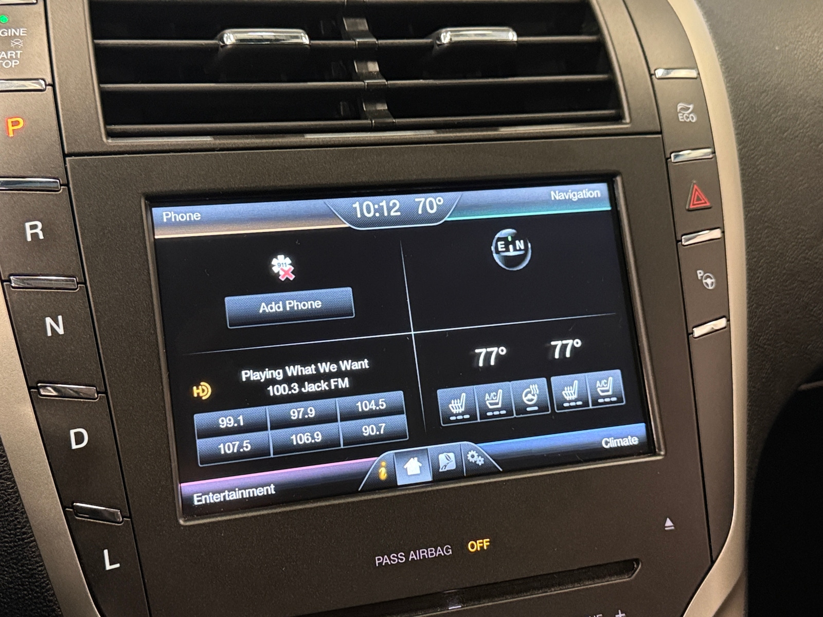 Thumbnail: 2016 Lincoln MKZ - 3