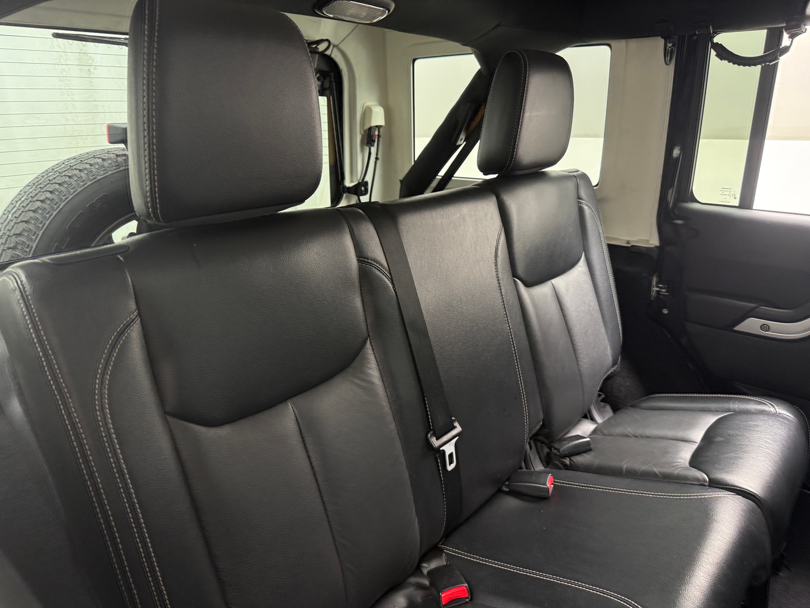 Thumbnail: 2015 Jeep Wrangler - 6