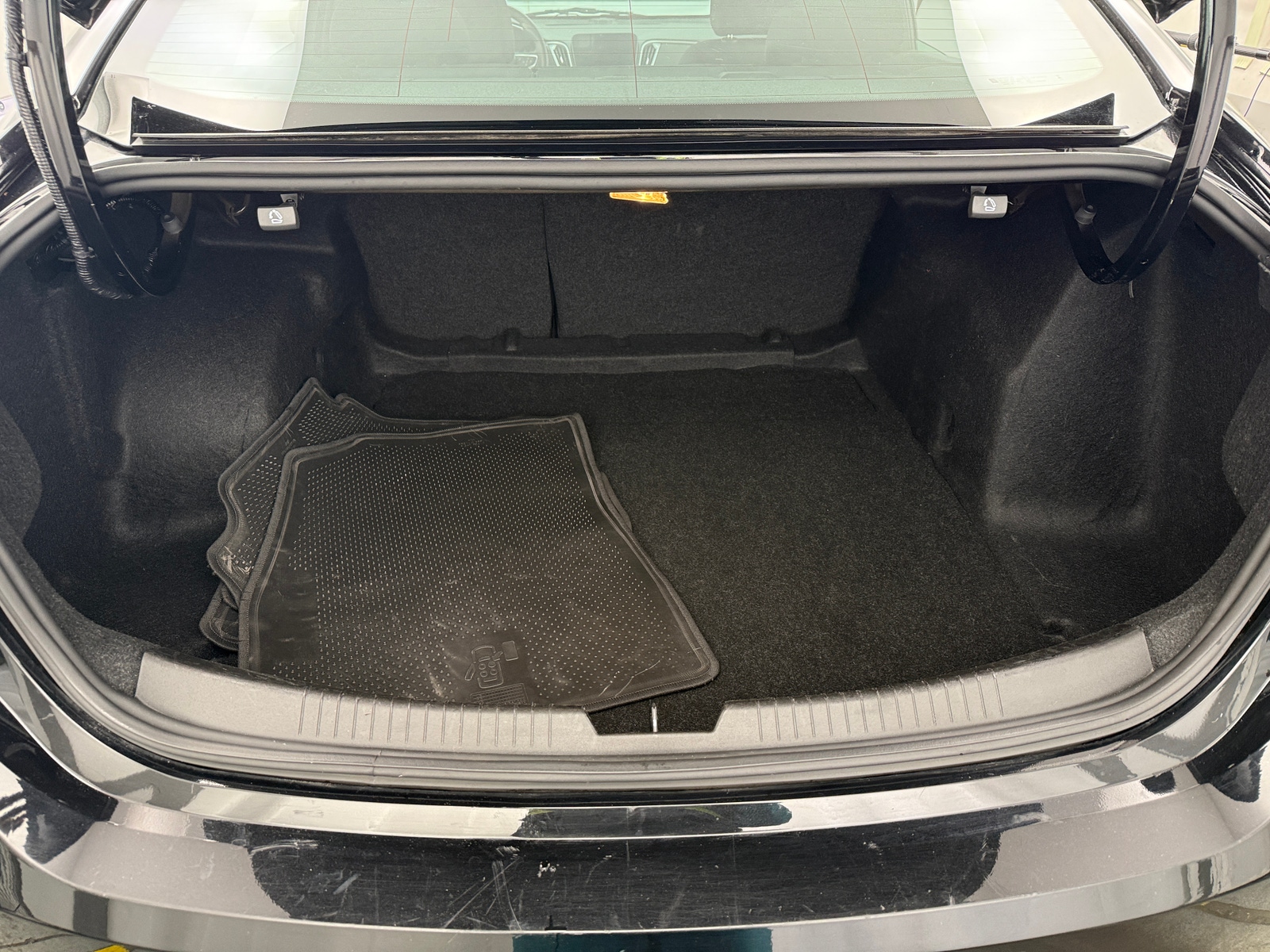 Thumbnail: 2024 Chevrolet Malibu - 7