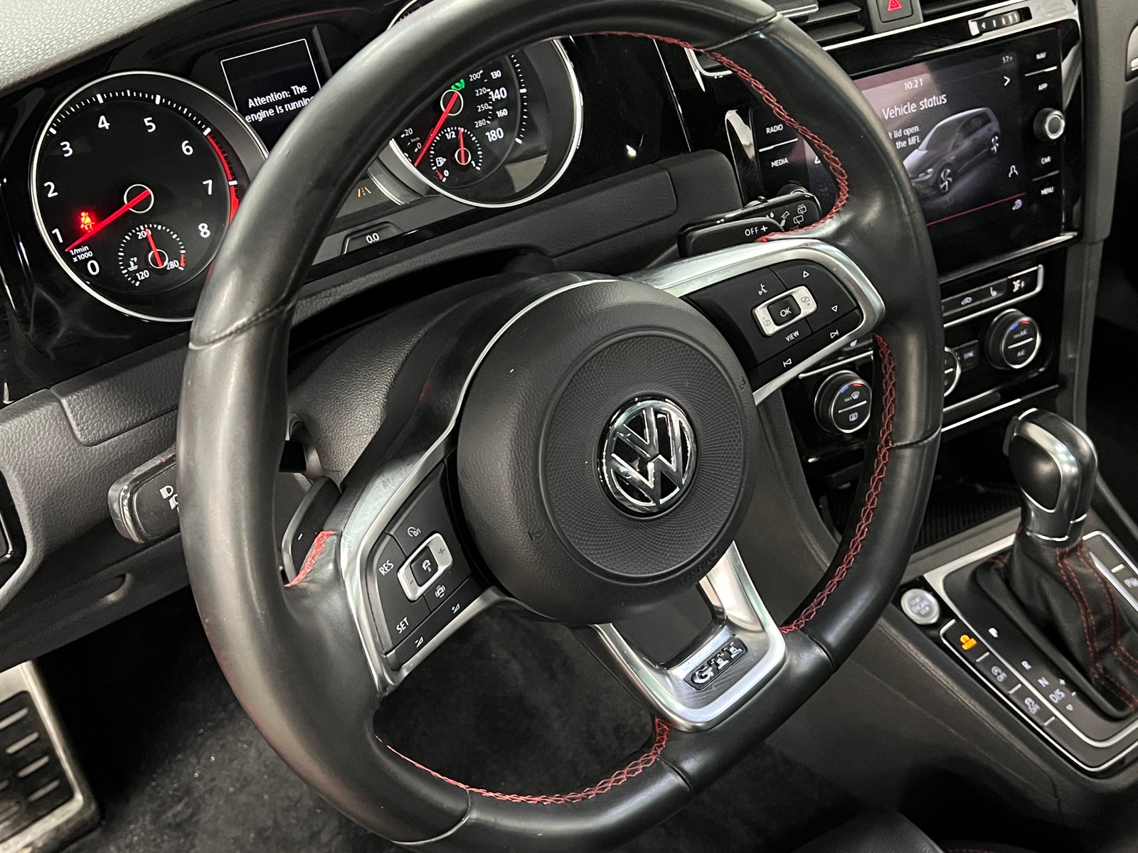 Thumbnail: 2019 Volkswagen Golf - 4