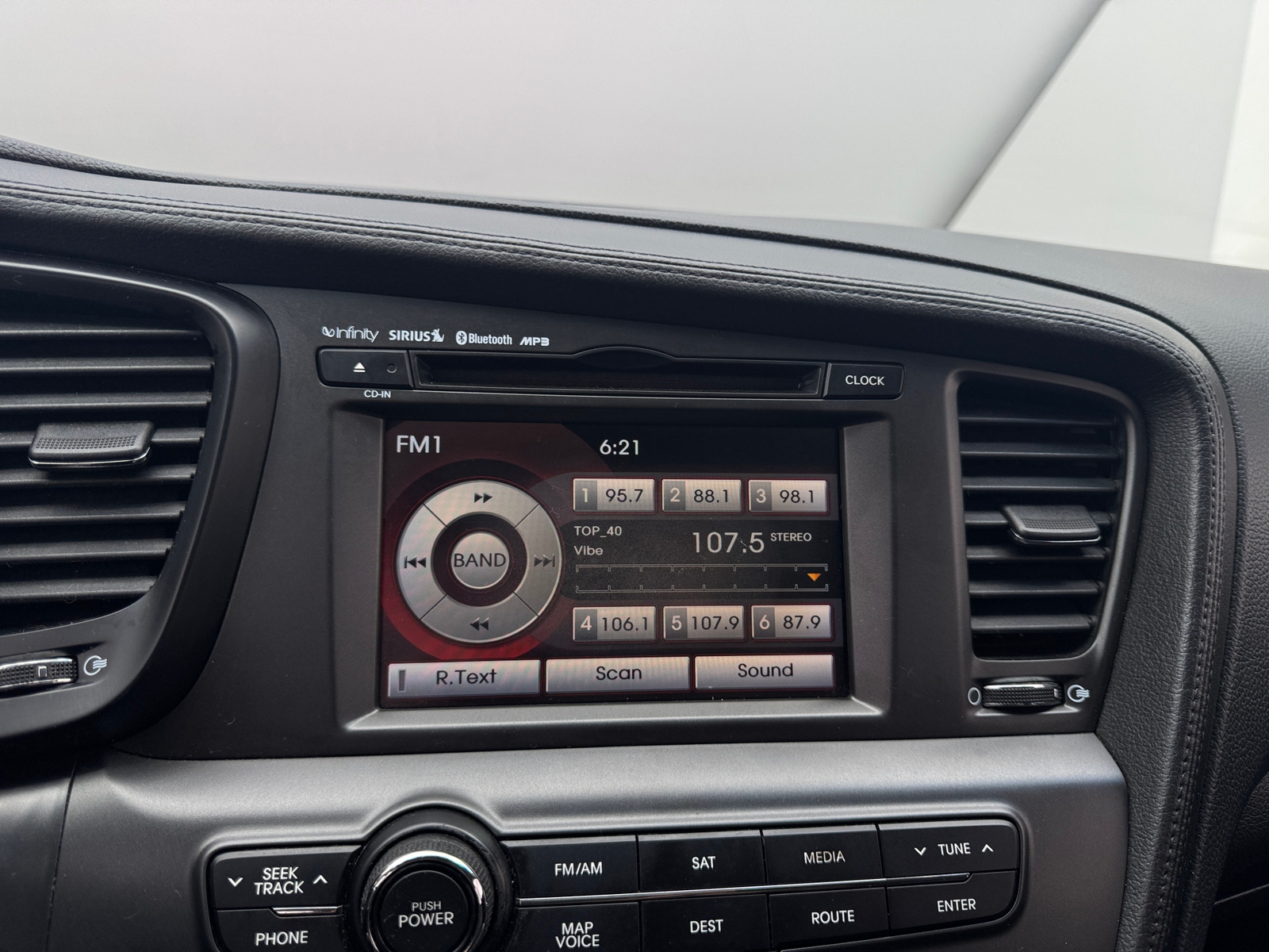 Thumbnail: 2012 Kia Optima - 3