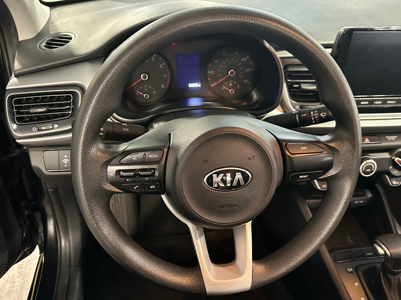 Thumbnail: 2021 Kia Rio - 5