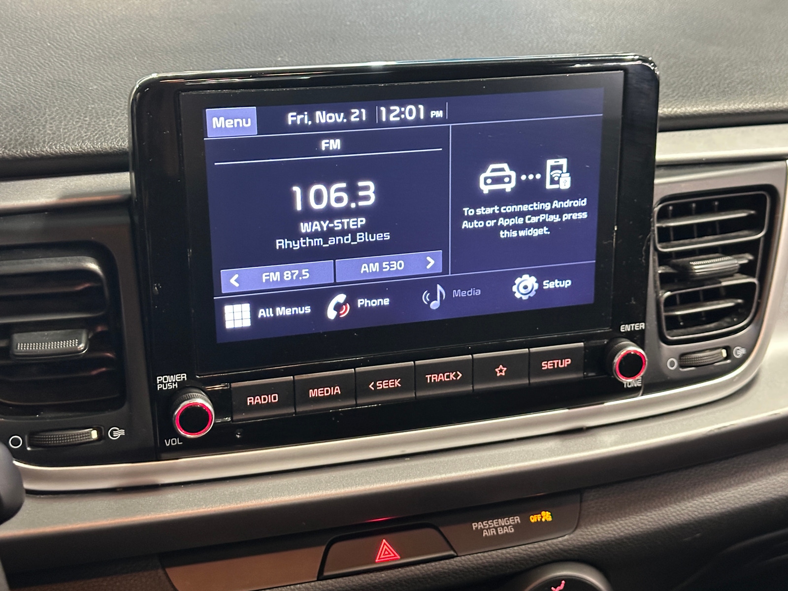 Thumbnail: 2021 Kia Rio - 4