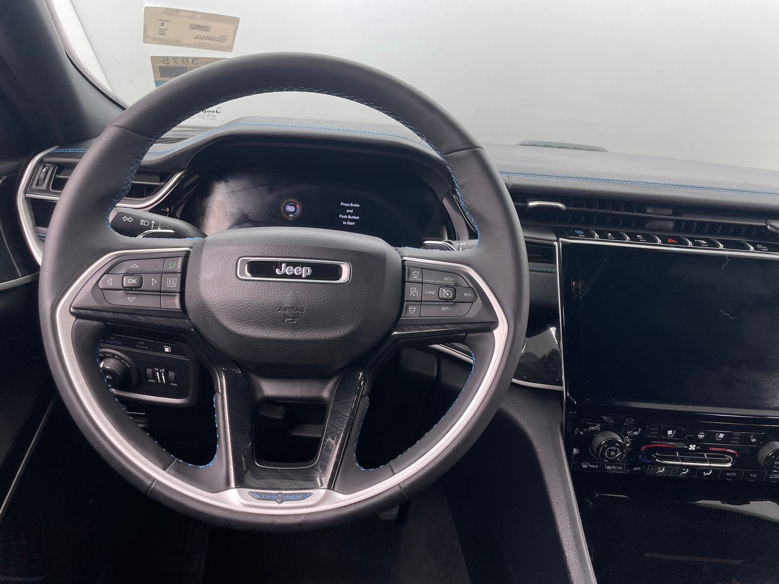 Thumbnail: 2023 Jeep Grand Cherokee - 4