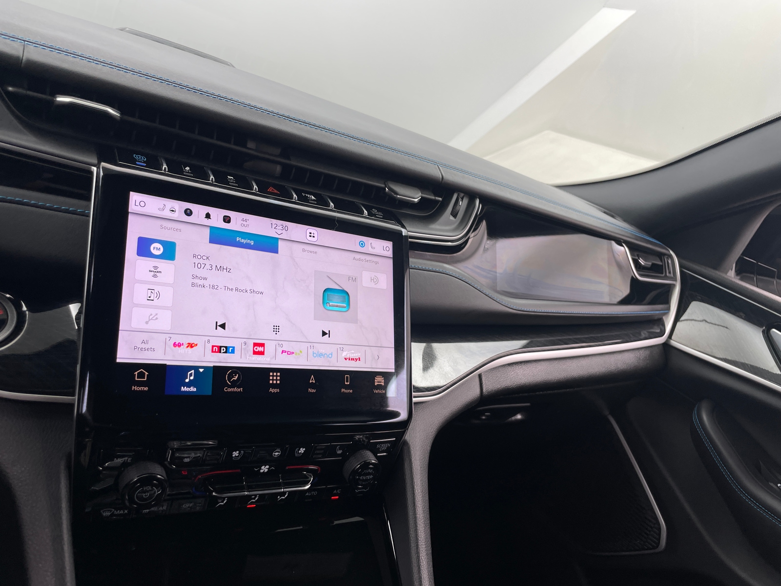 Thumbnail: 2023 Jeep Grand Cherokee - 3