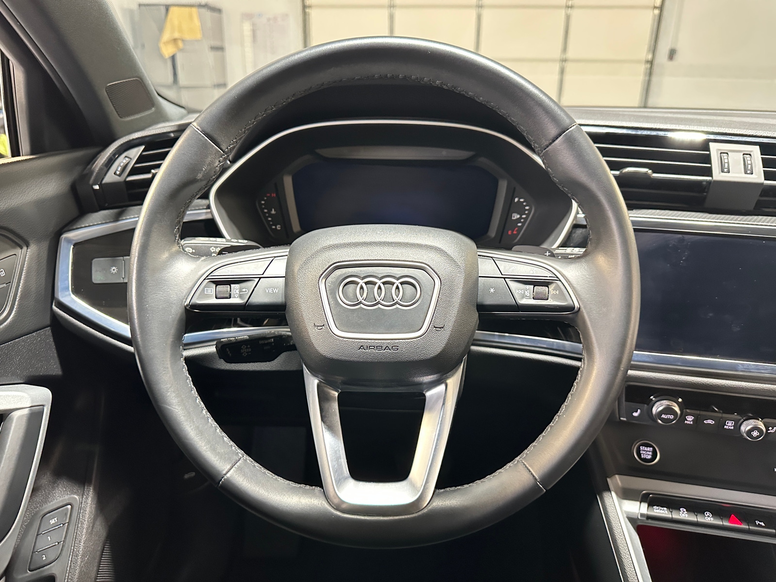 Thumbnail: 2022 Audi Q3 - 4