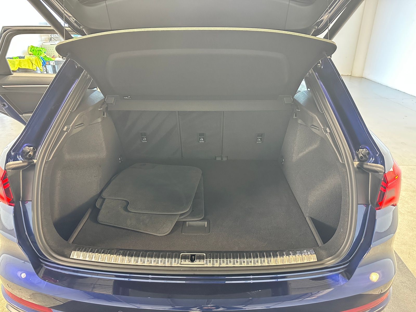 Thumbnail: 2022 Audi Q3 - 6