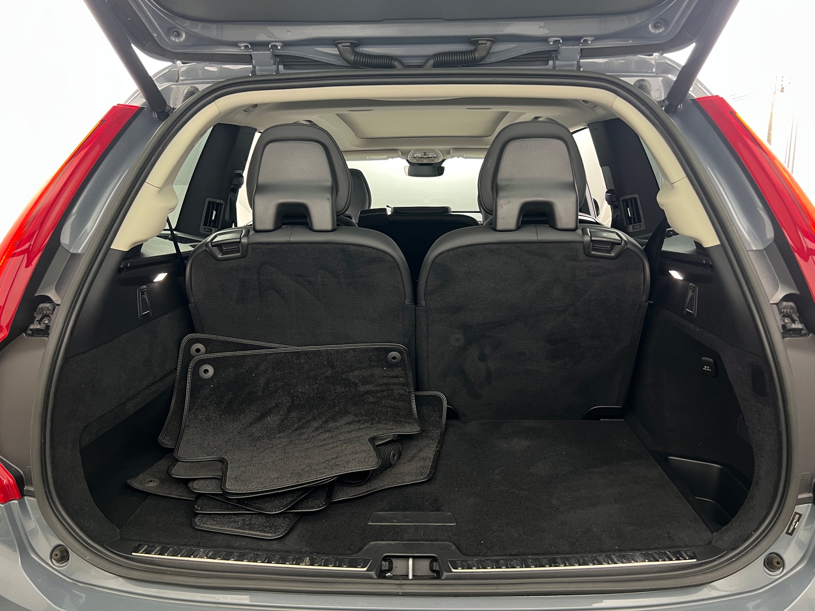 Thumbnail: 2023 Volvo XC90 - 6