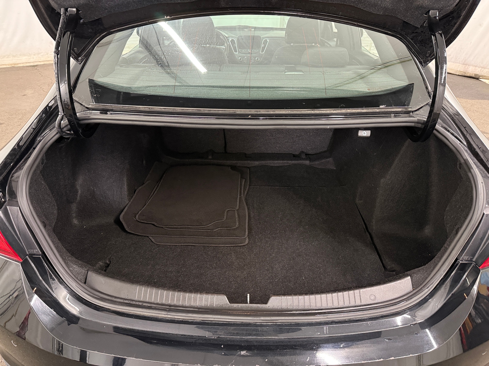 Thumbnail: 2024 Chevrolet Malibu - 7