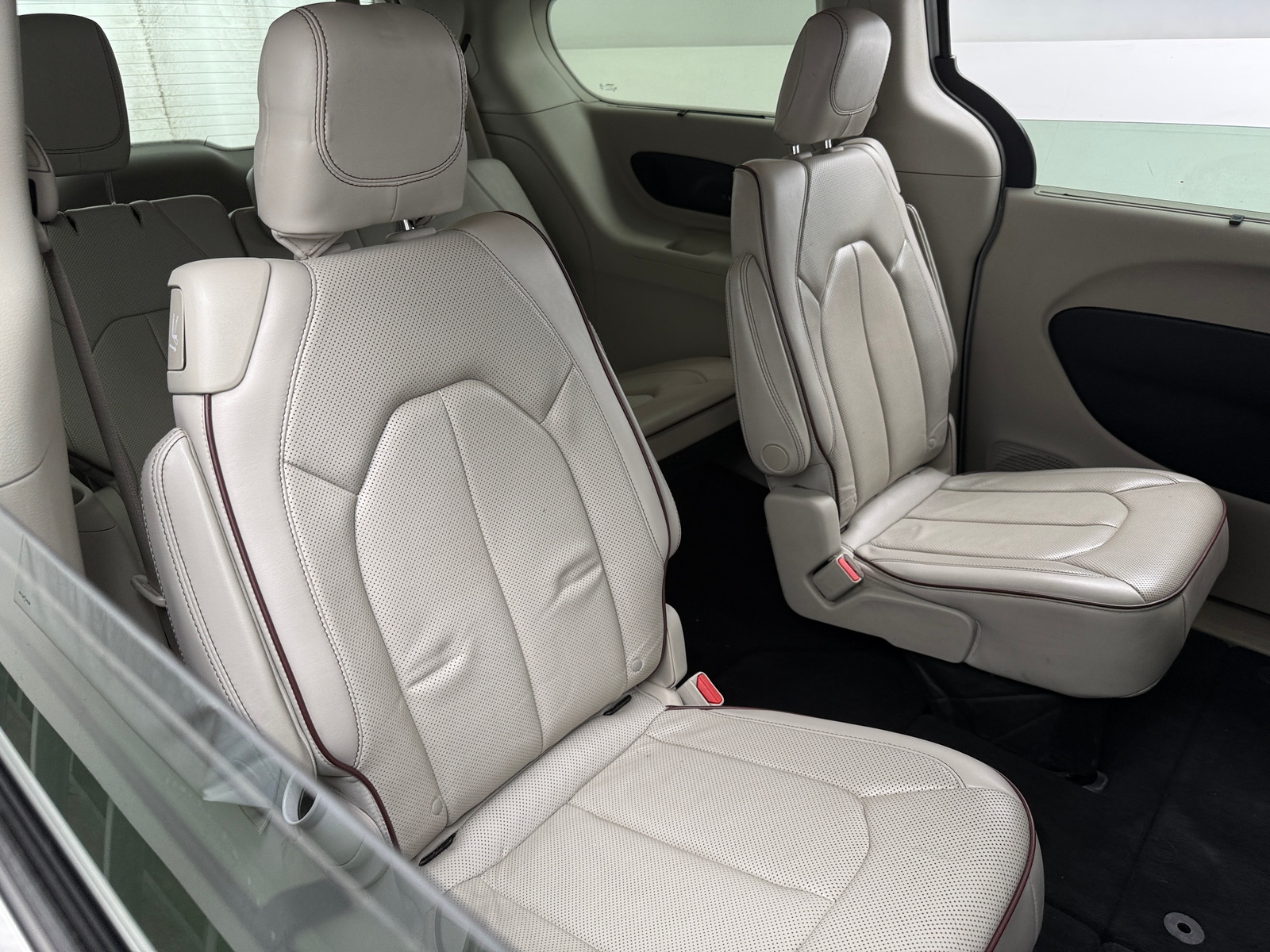 Thumbnail: 2020 Chrysler Pacifica - 5