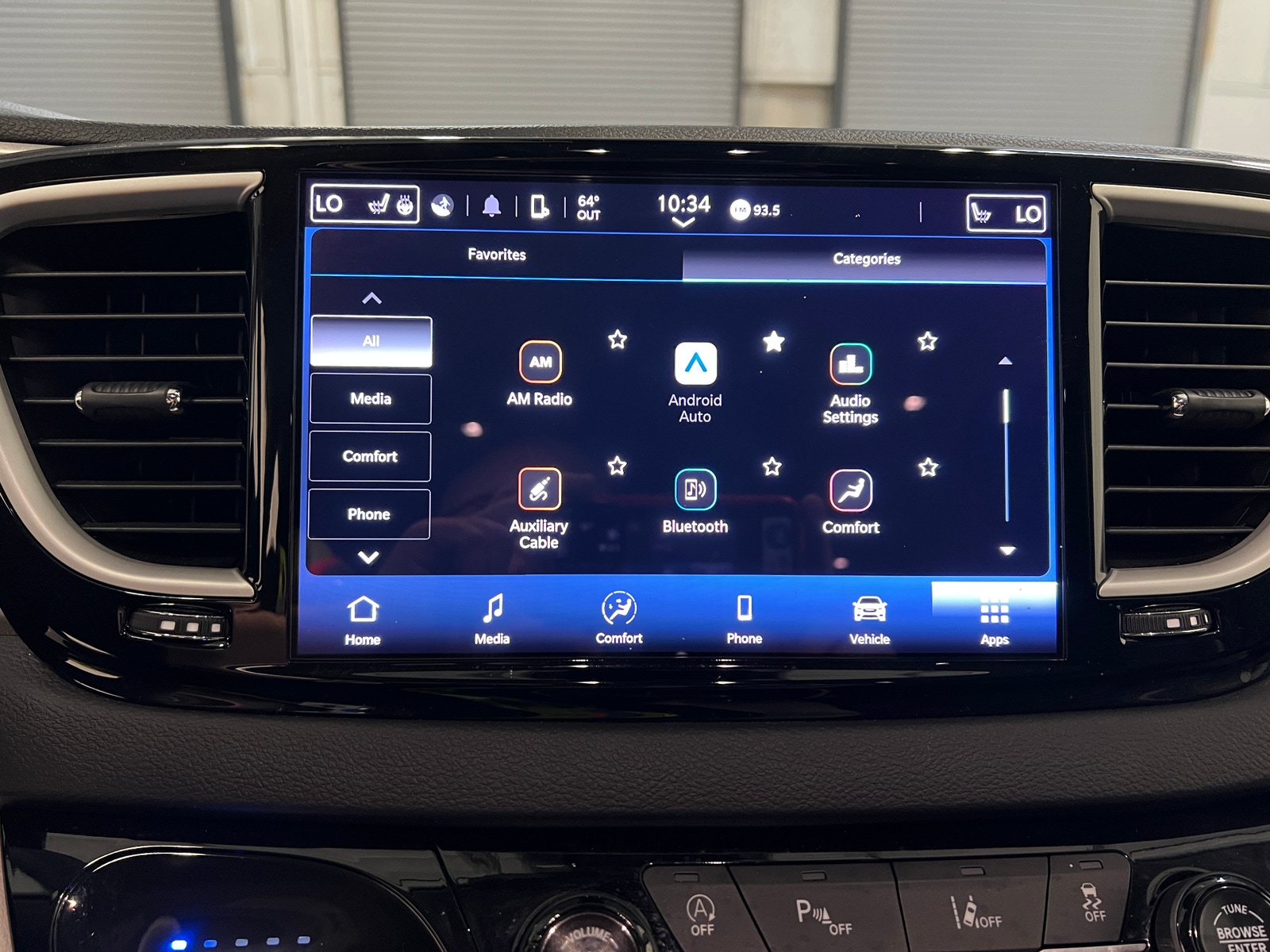 Thumbnail: 2024 Chrysler Pacifica - 3