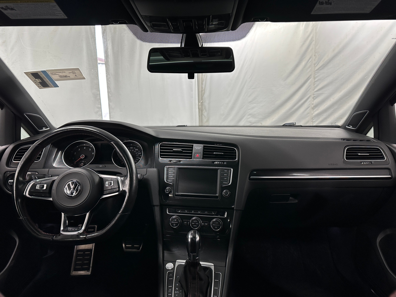 Thumbnail: 2017 Volkswagen Golf - 2