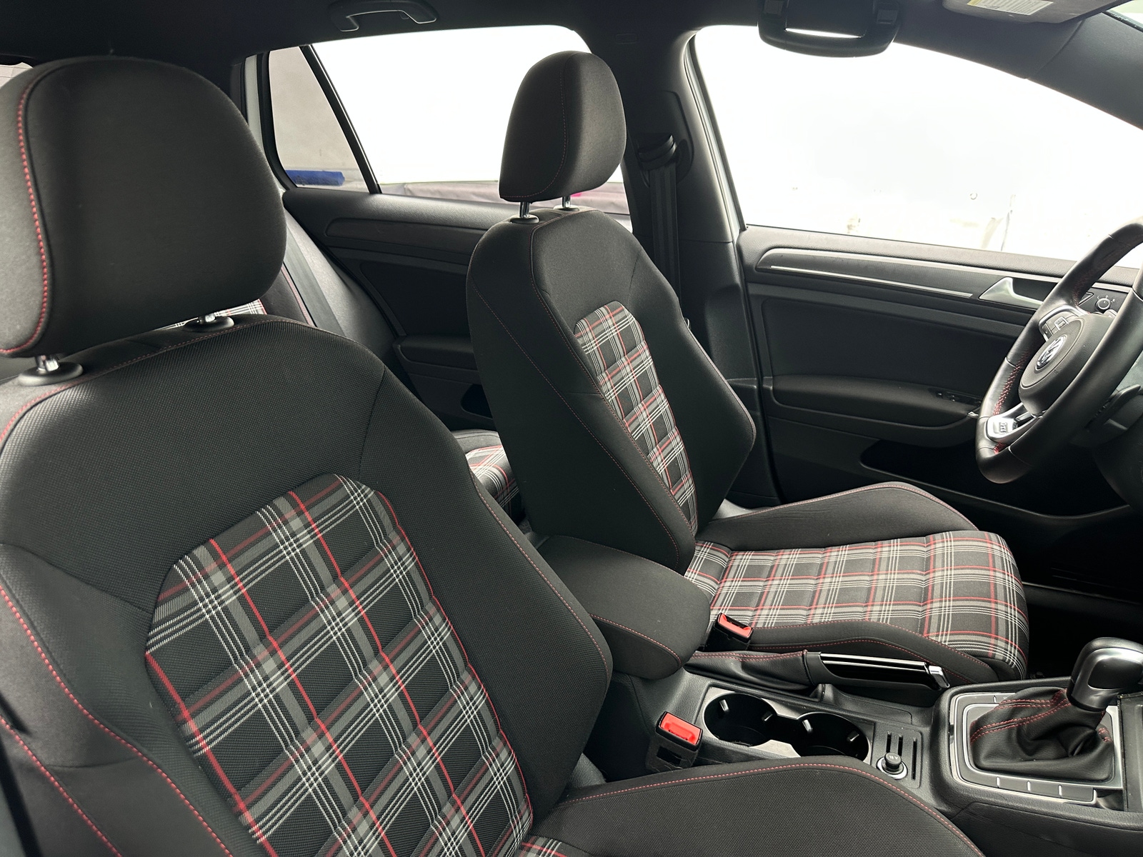 Thumbnail: 2021 Volkswagen Golf - 2