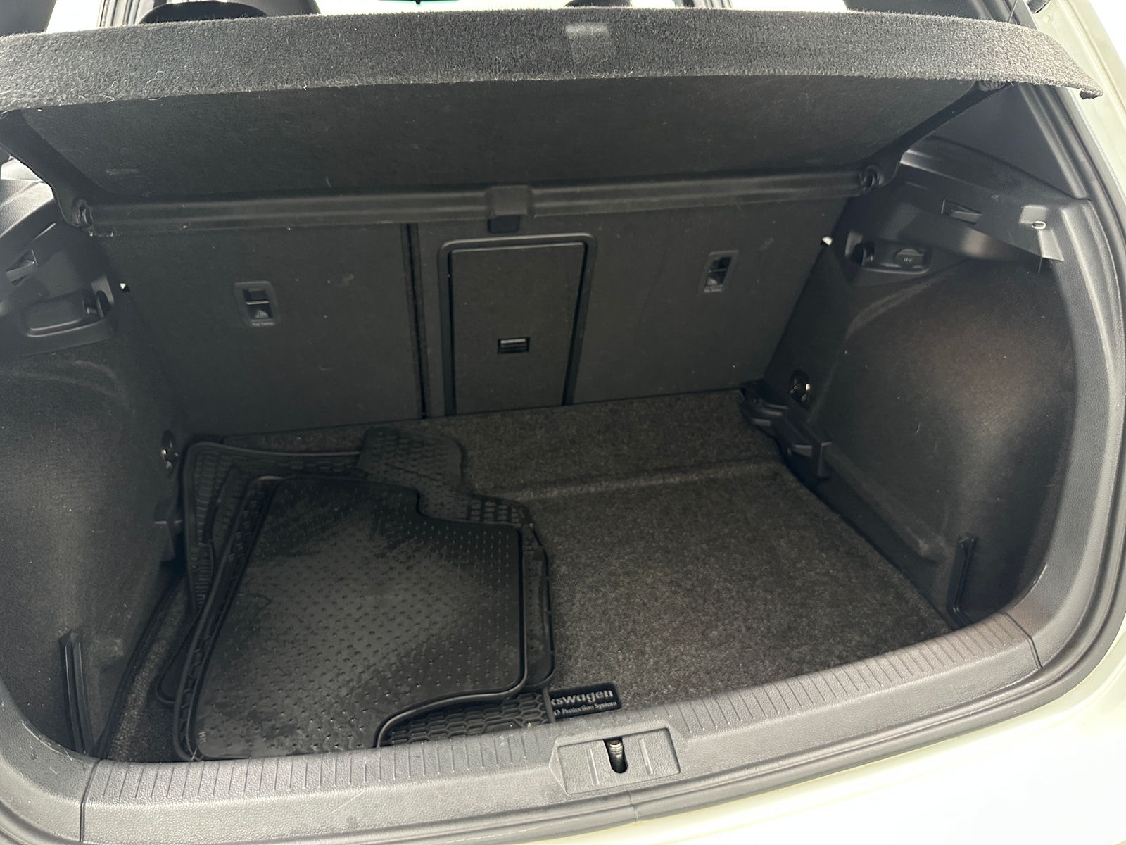 Thumbnail: 2021 Volkswagen Golf - 7