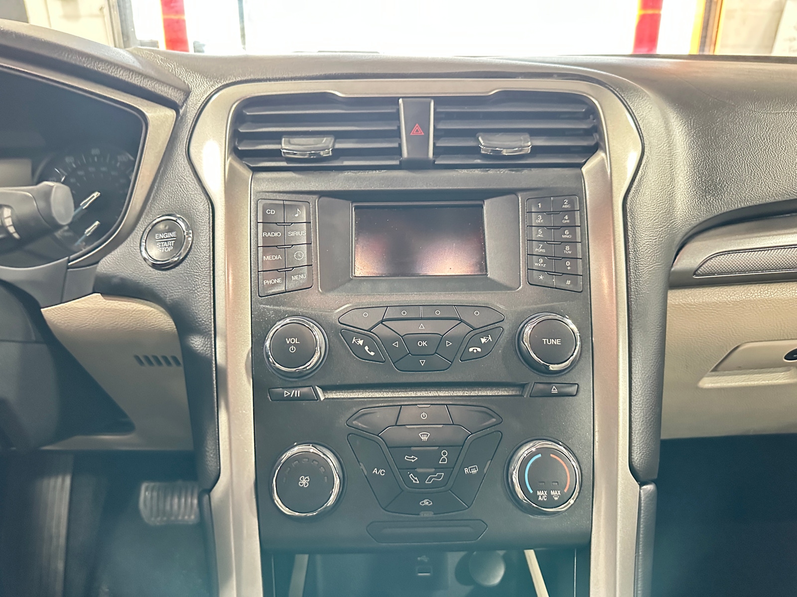 Thumbnail: 2017 Ford Fusion - 4