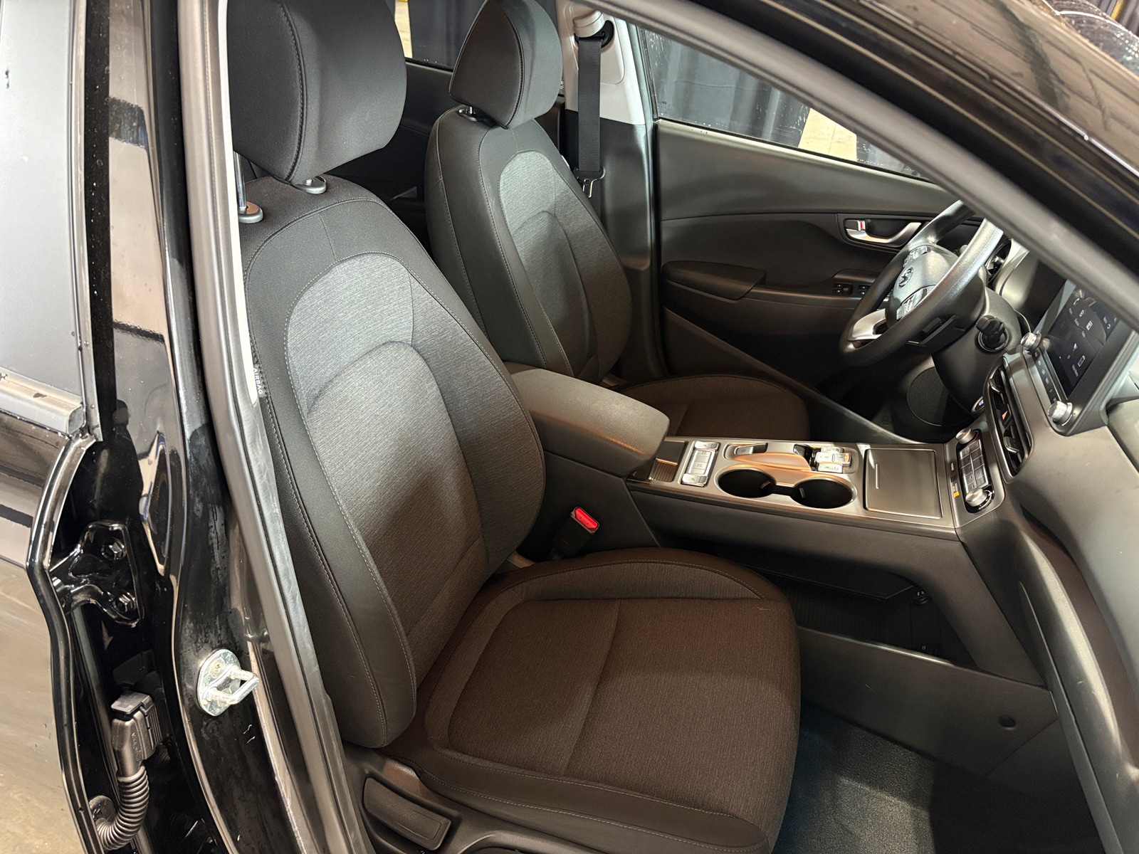 Thumbnail: 2023 Hyundai Kona - 2