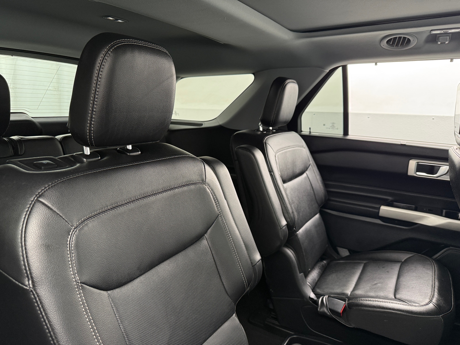 Thumbnail: 2021 Ford Explorer - 5