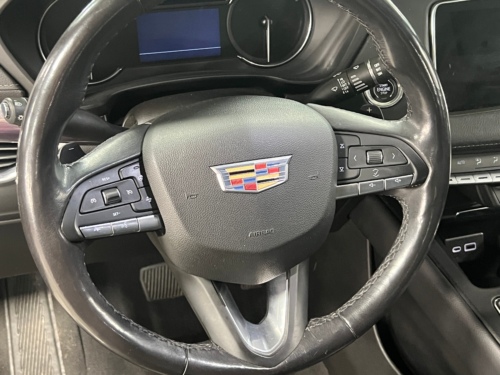 Thumbnail: 2021 Cadillac XT4 - 4