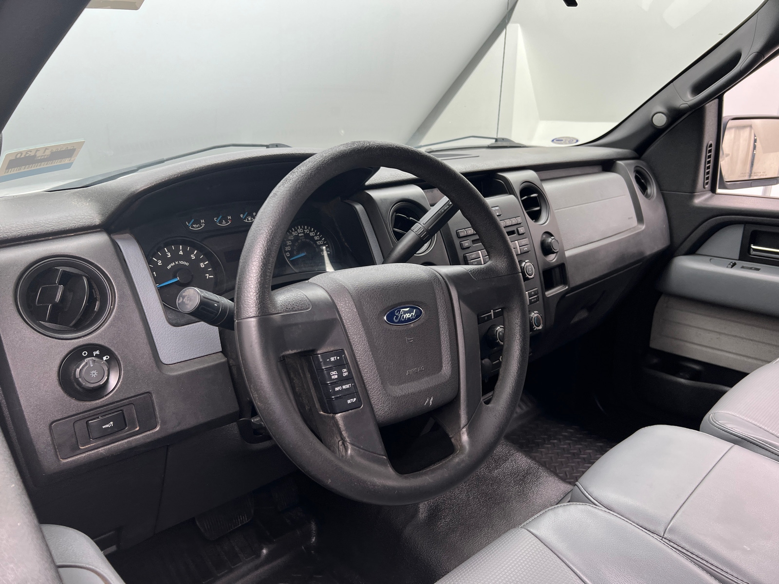 Thumbnail: 2014 Ford Econoline - 5