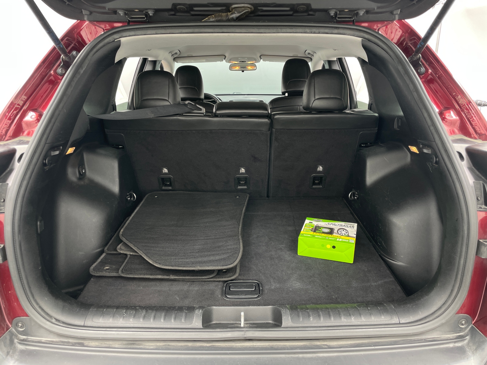 Thumbnail: 2019 Jeep Cherokee - 7