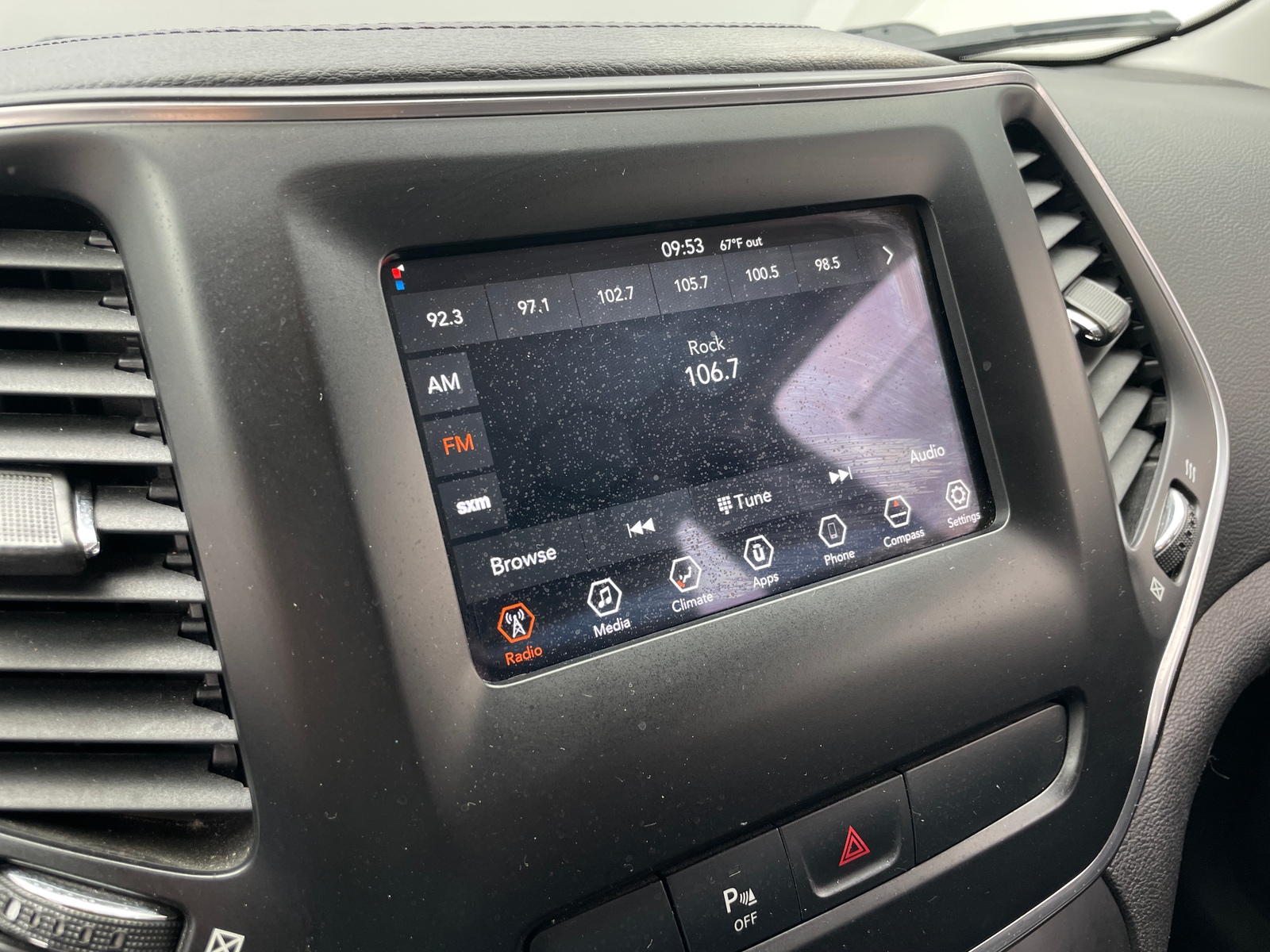 Thumbnail: 2019 Jeep Cherokee - 4