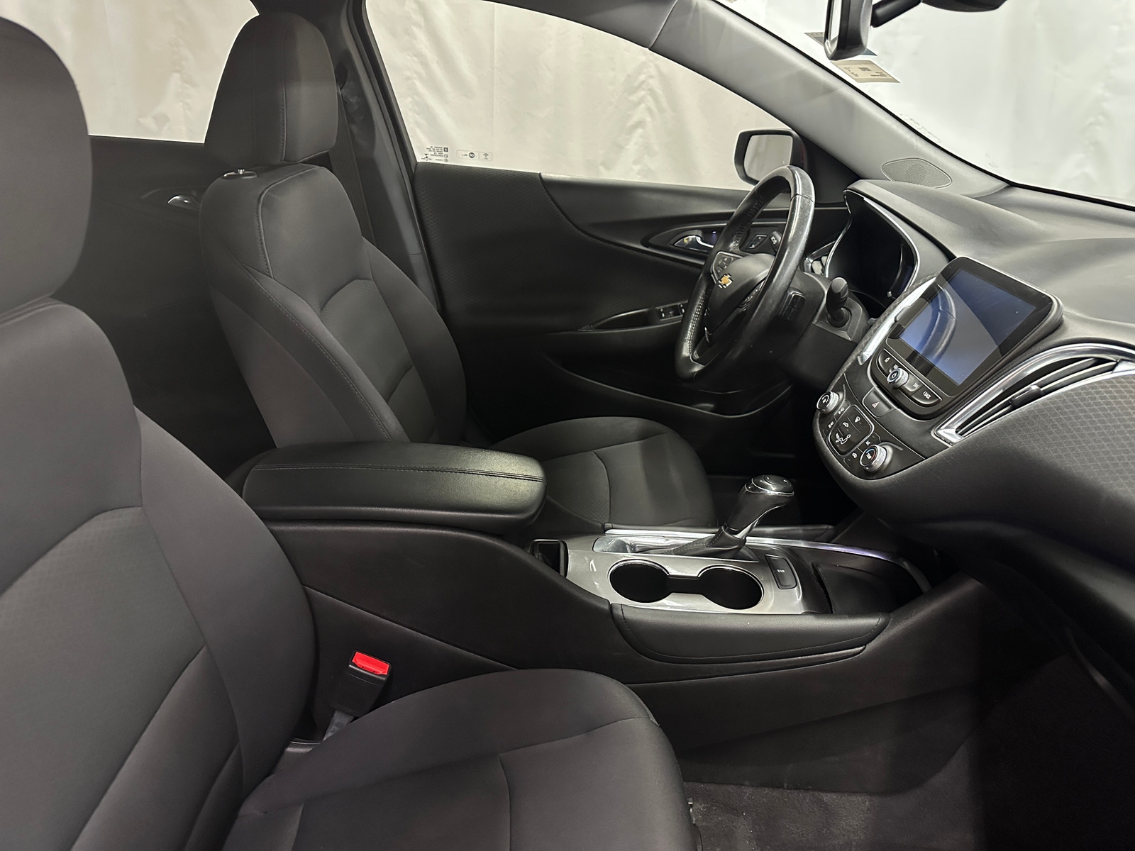 Thumbnail: 2017 Chevrolet Malibu - 2