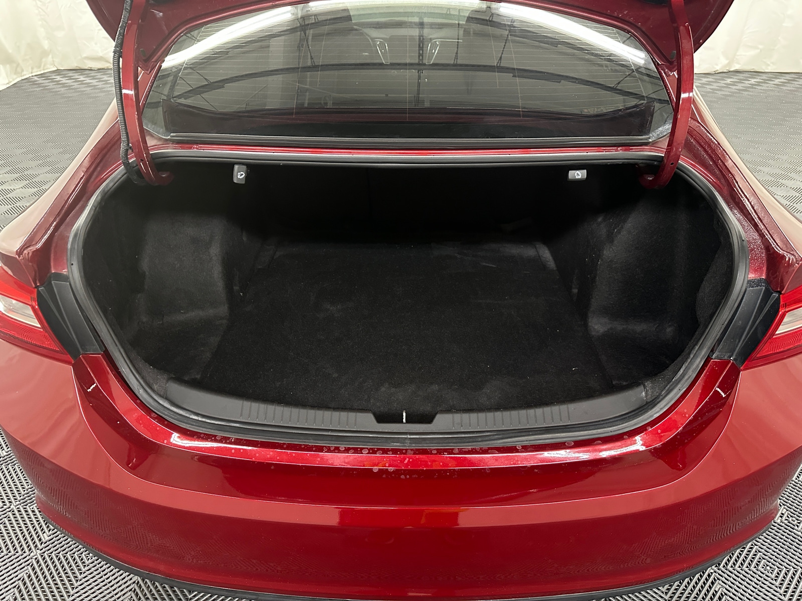 Thumbnail: 2017 Chevrolet Malibu - 7