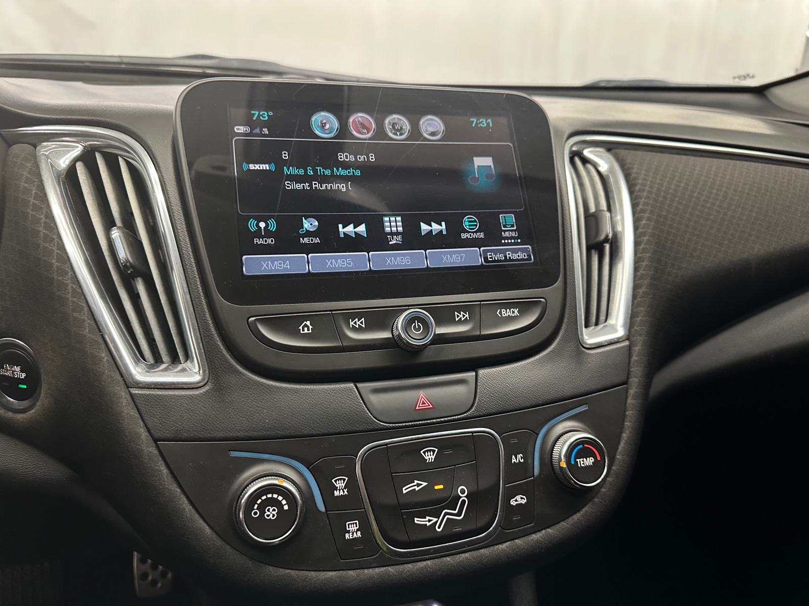 Thumbnail: 2017 Chevrolet Malibu - 4