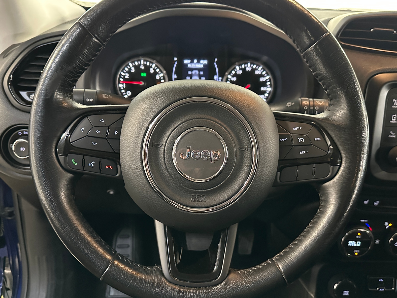 Thumbnail: 2017 Jeep Renegade - 5