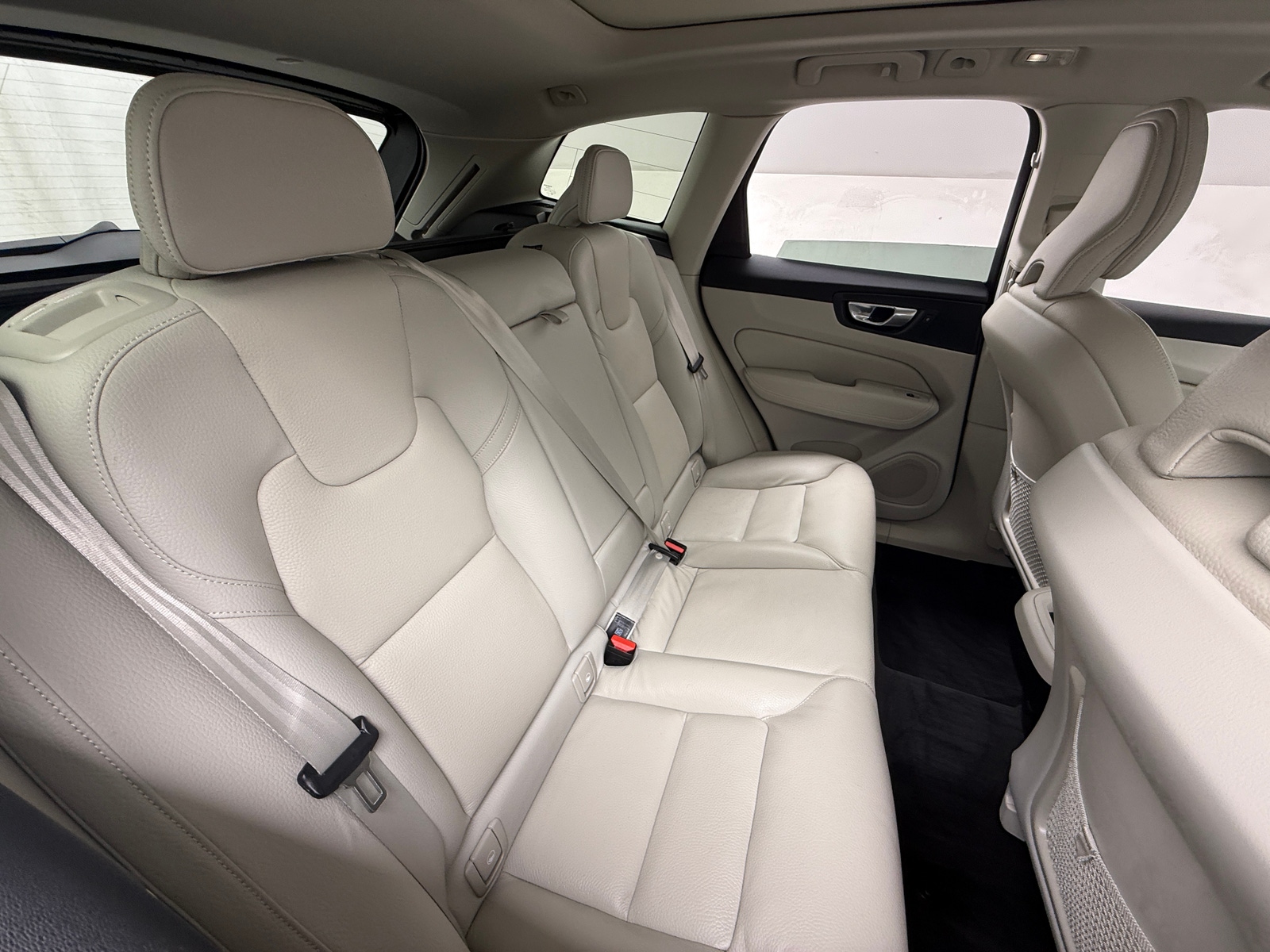 Thumbnail: 2023 Volvo XC60 - 5