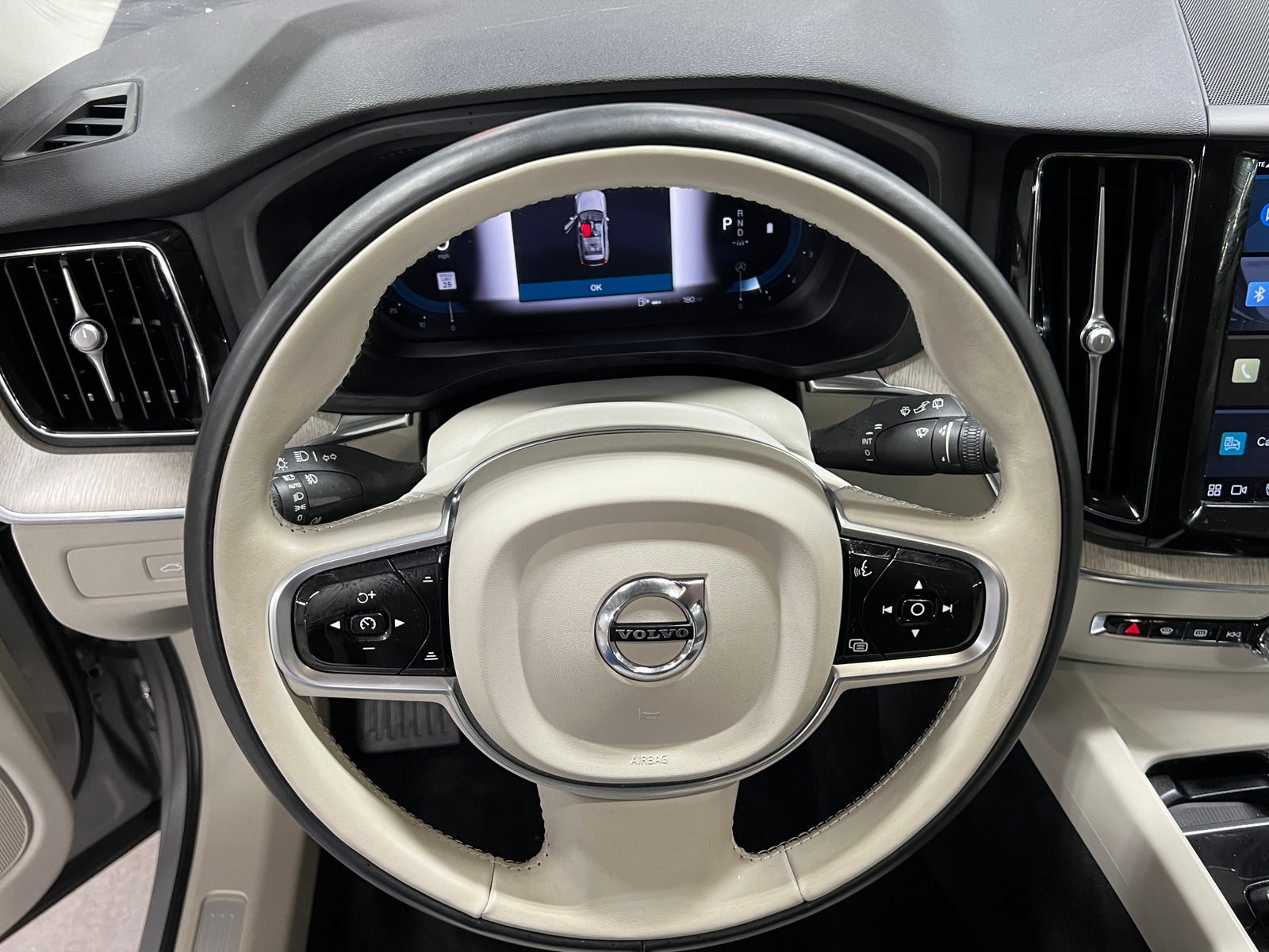 Thumbnail: 2023 Volvo XC60 - 4