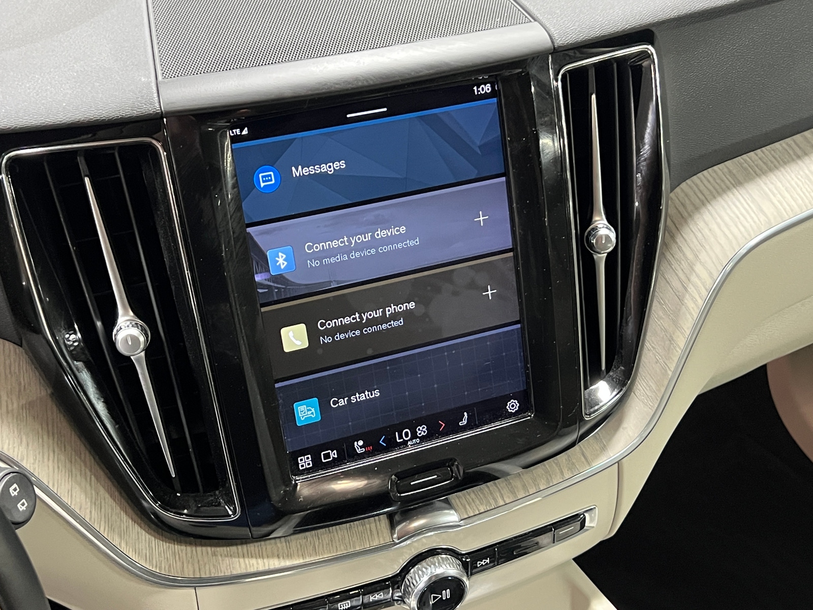 Thumbnail: 2023 Volvo XC60 - 3