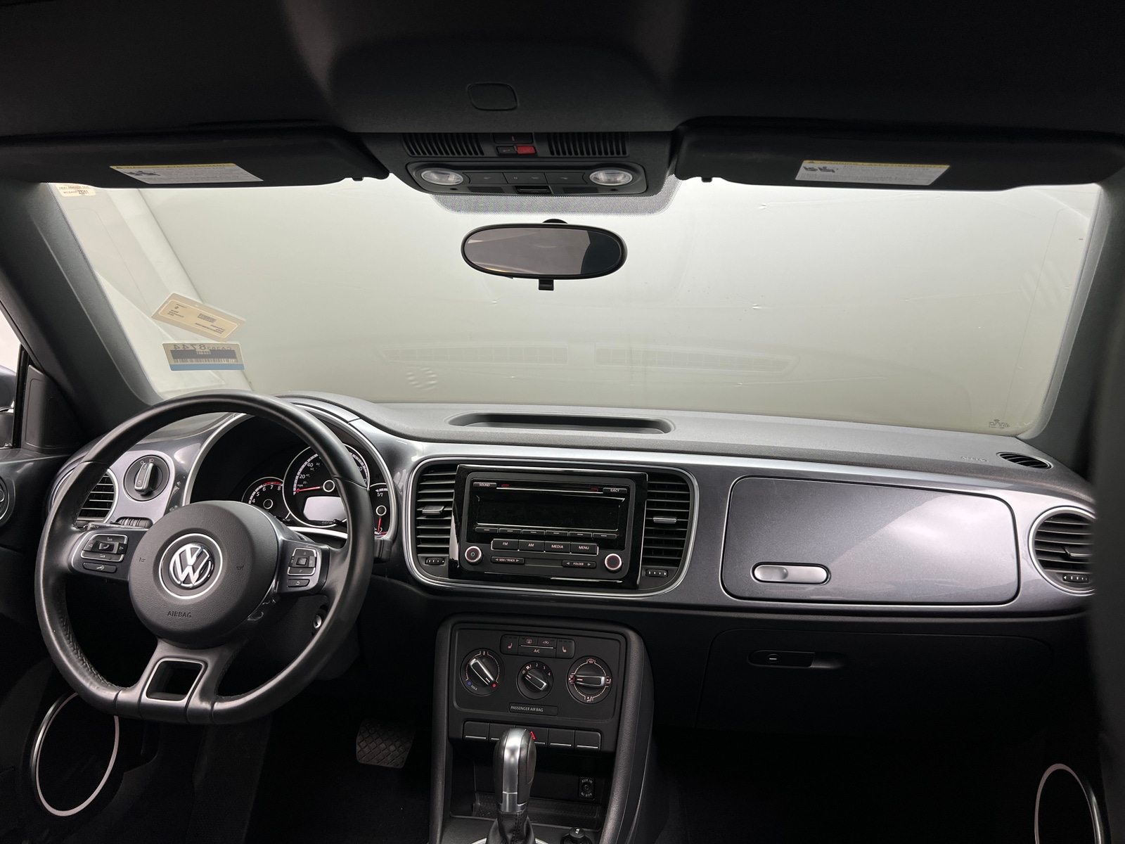 Thumbnail: 2015 Volkswagen Beetle - 3