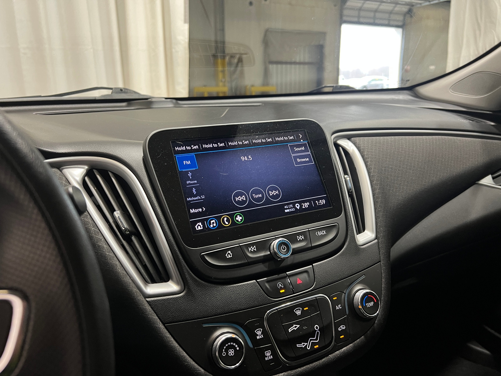 Thumbnail: 2021 Chevrolet Malibu - 4