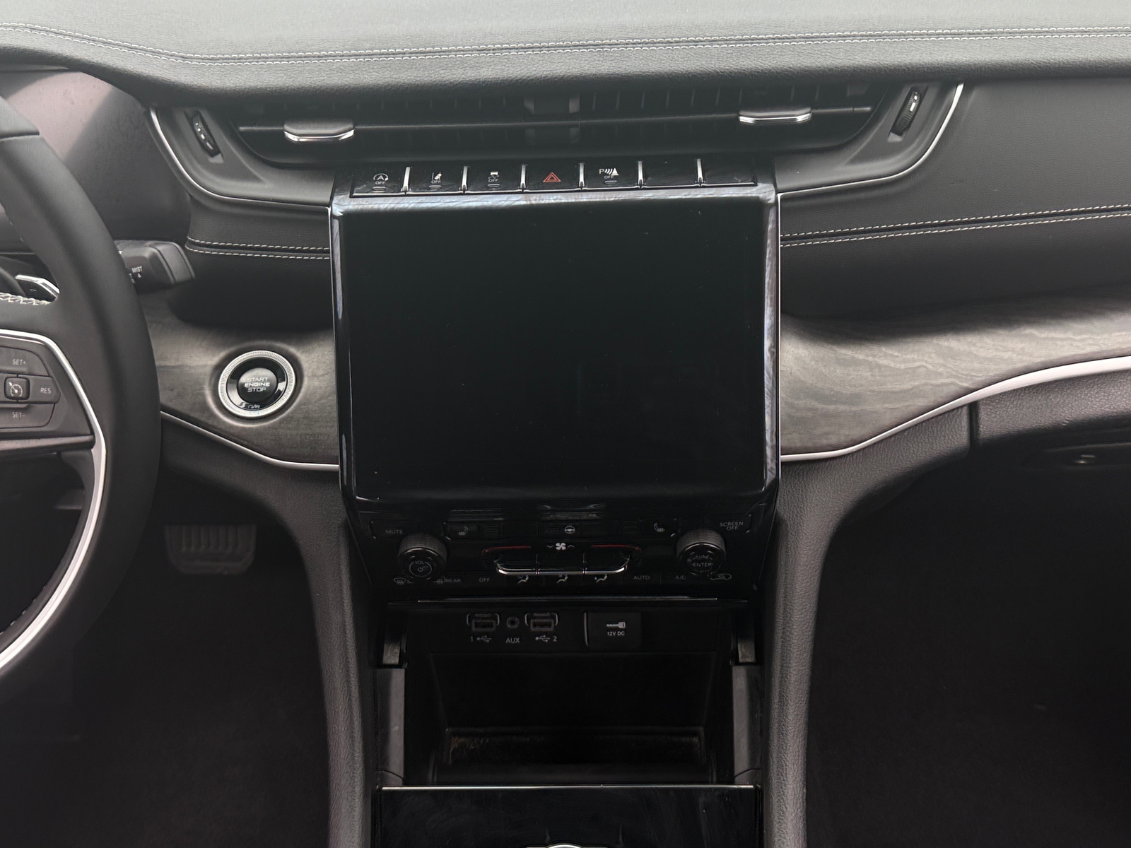 Thumbnail: 2024 Jeep Grand Cherokee L - 3