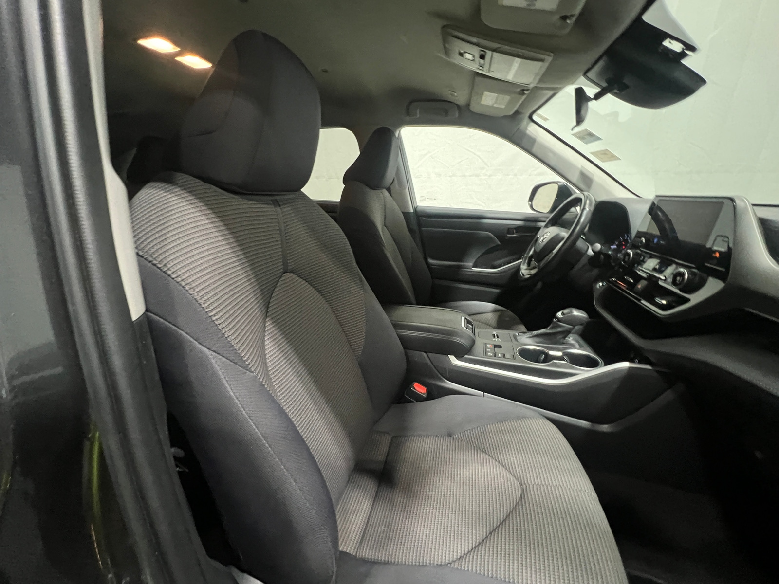 Thumbnail: 2023 Toyota Highlander - 2