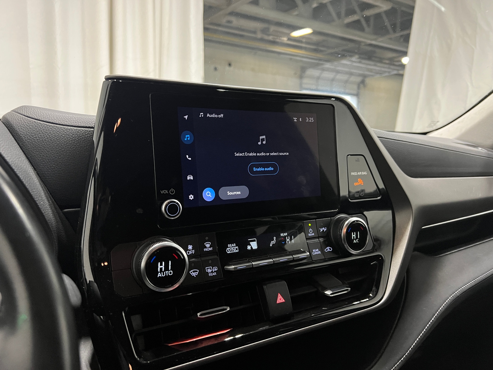 Thumbnail: 2023 Toyota Highlander - 4