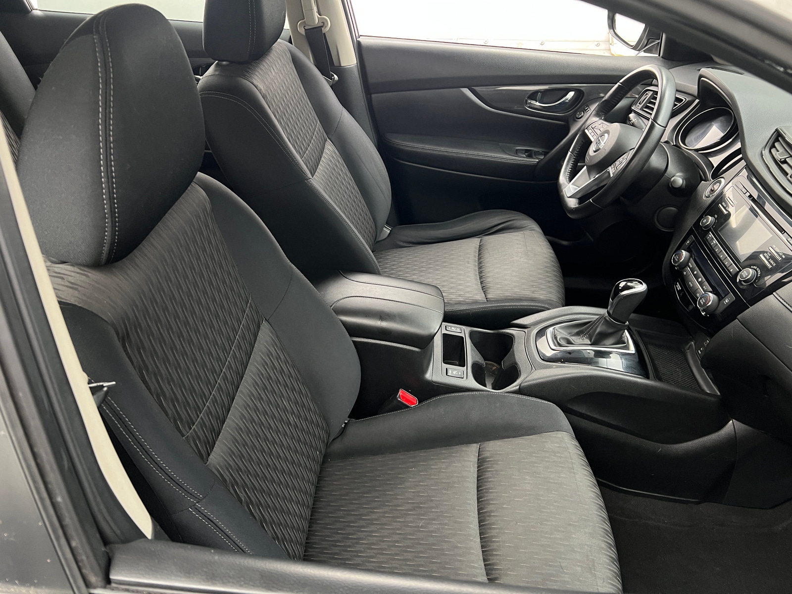 Thumbnail: 2017 Nissan Rogue - 2