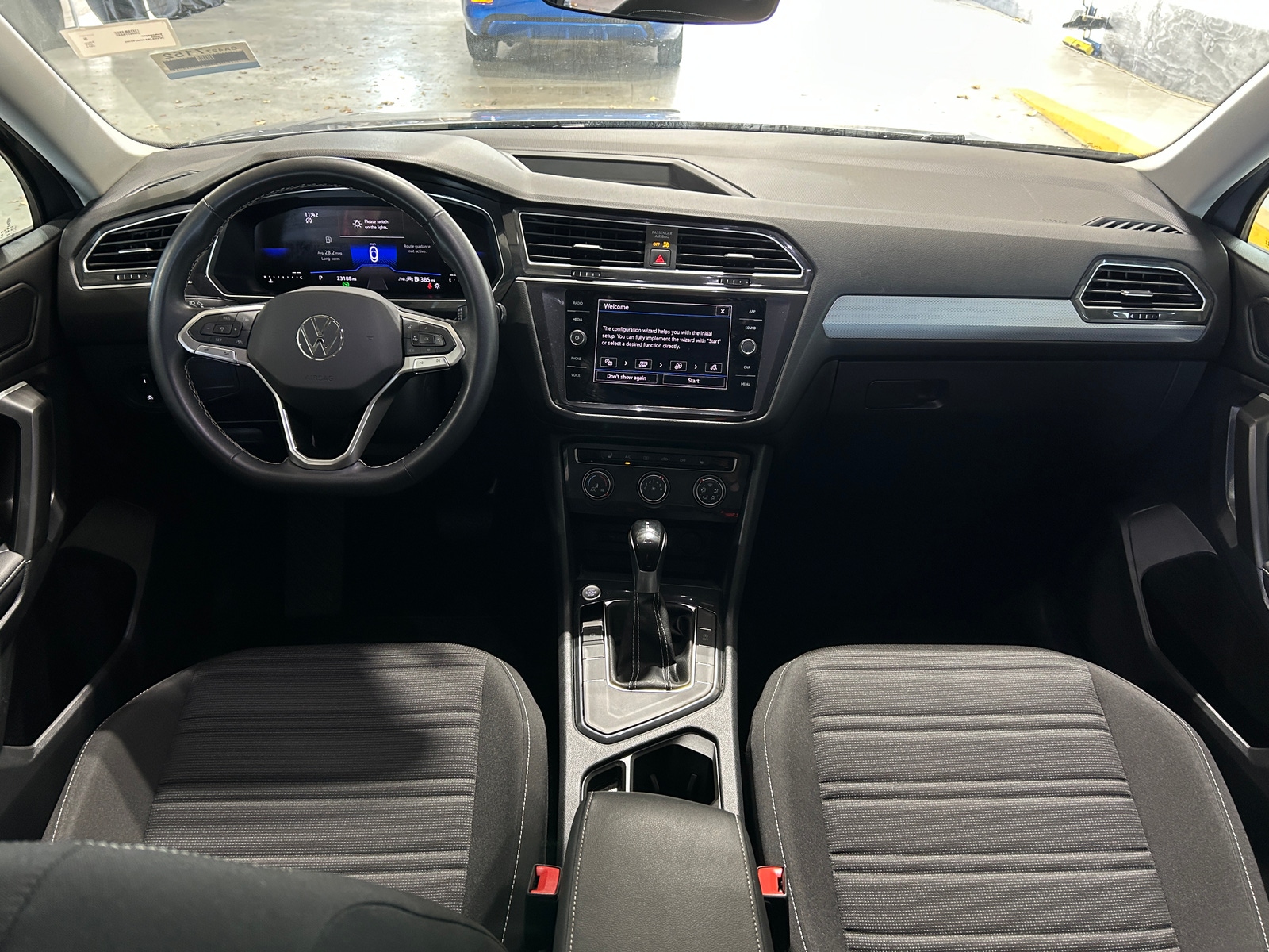 Thumbnail: 2024 Volkswagen Tiguan - 3