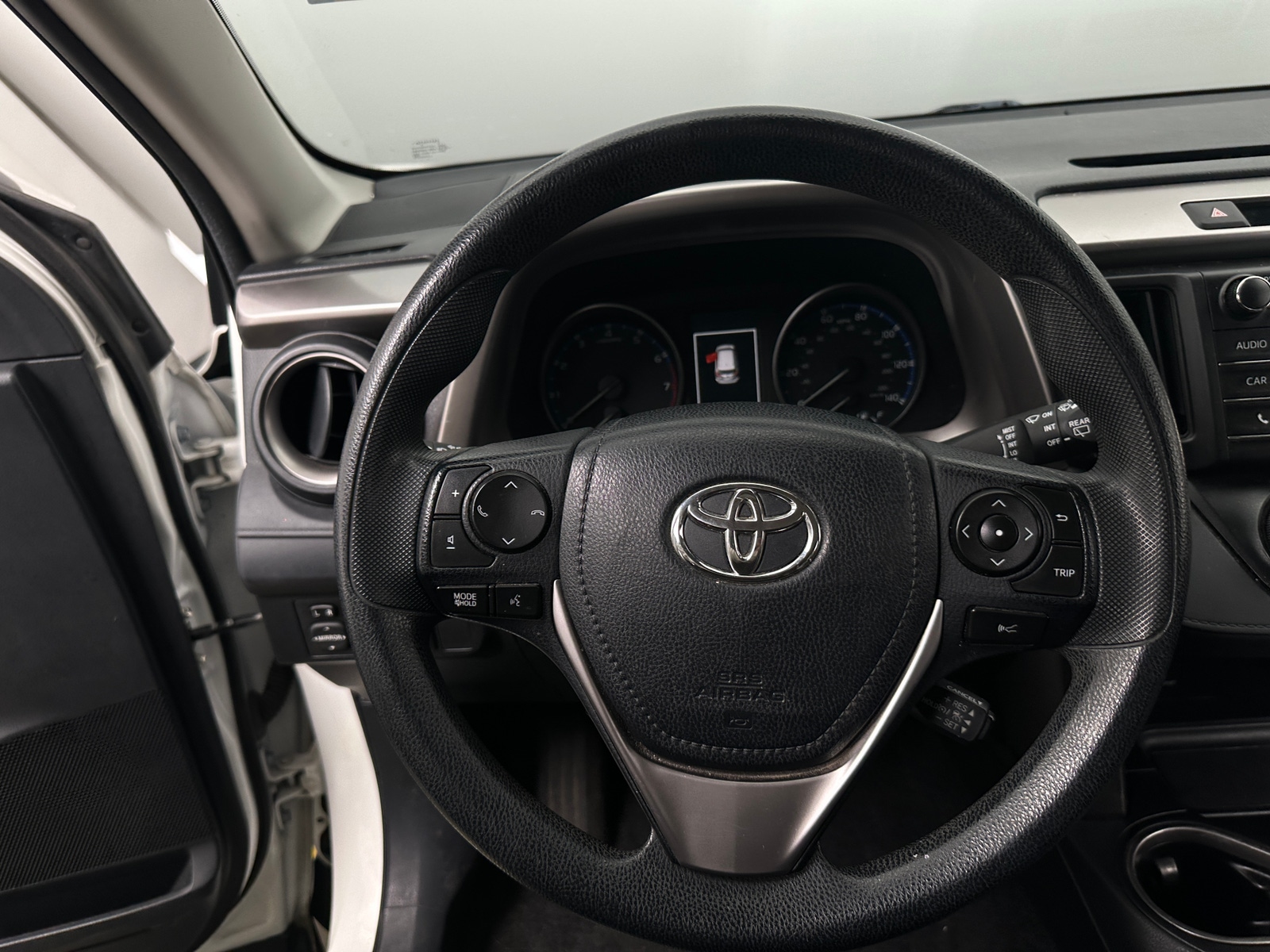 Thumbnail: 2017 Toyota RAV4 - 5